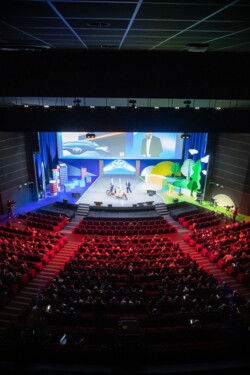 GRAND AMPHI GRAND AMPHI