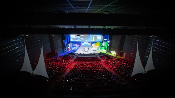 GRAND AMPHI GRAND AMPHI